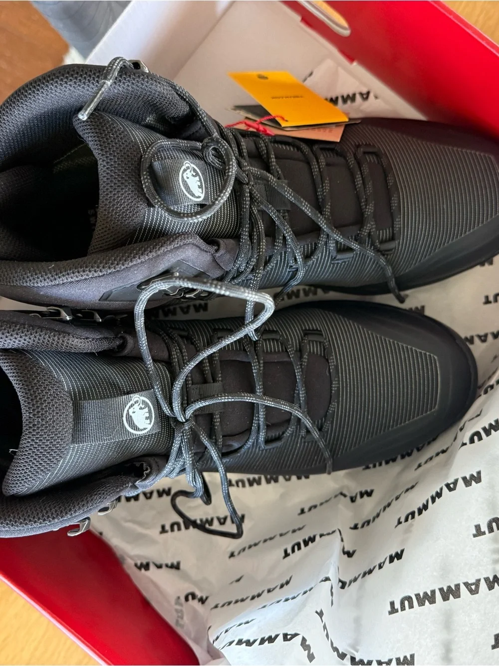 Mammut Men’s Black Waterproof Gore-Tex Hiking Boots - Picture 2 of 6